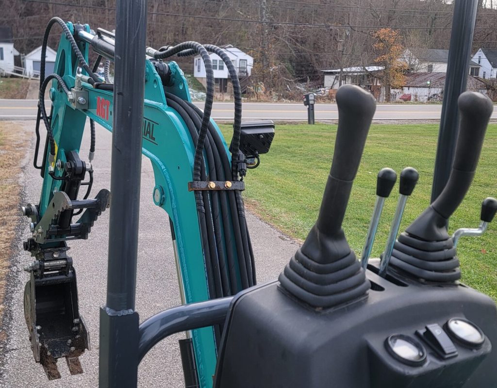 Professional excavation team working efficiently in Pea Ridge WV